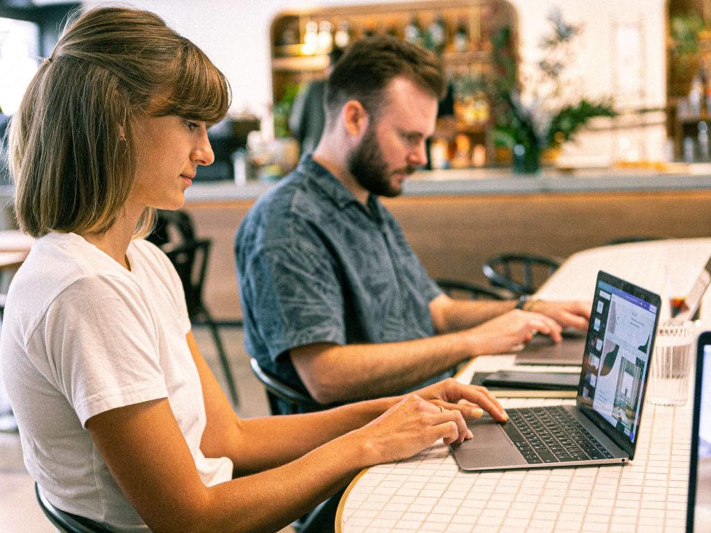 Campus du numérique, élève sur ordinateur 